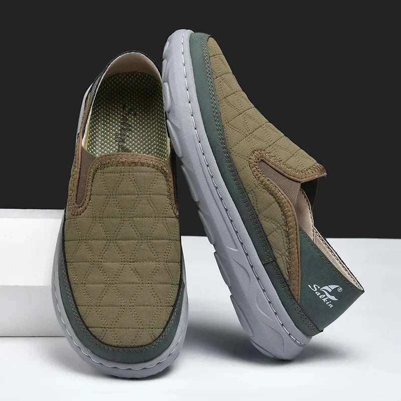 Men's spring breathable sneakers slip-on casual lightweight walking shoes with quilted upper and rubber sole